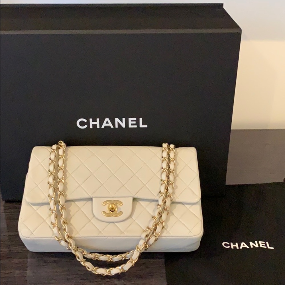 AUTHENTIC CHANEL CLASSIC DOUBLE FLAP